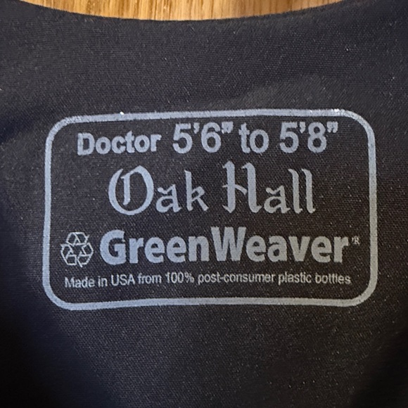 Doctorate Graduation Gown and cap in Black by Oak Hall. Comes with accessories. - Picture 6 of 6